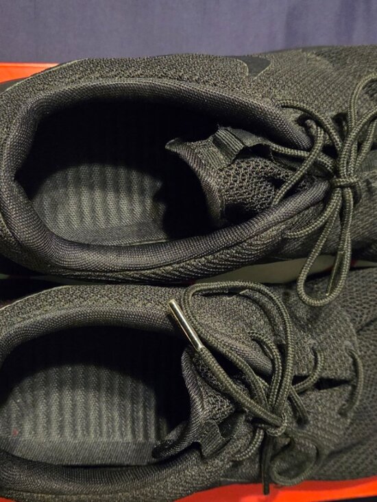MENS SIZE 11.5 TRIPLE BLACK NIKE ROSHE RUN main image 4